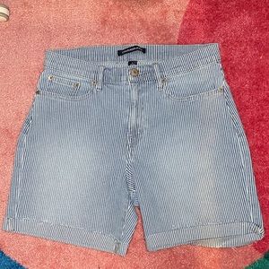 CALVIN KLEIN SHORTS!